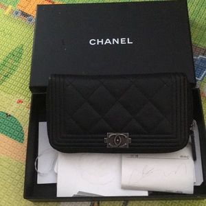 Chanel medium zipped wallet with receipt